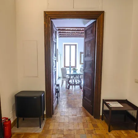 Via Giulia Charming With Balcony