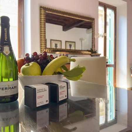 Daire Via Giulia Charming With Balcony